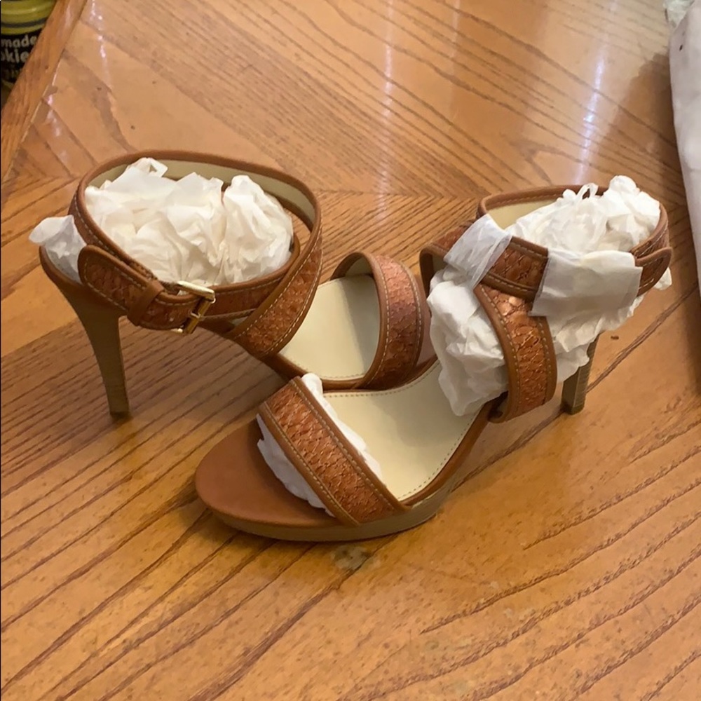 Women’s shoes